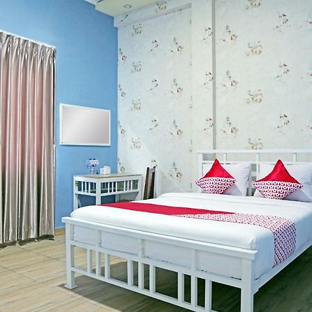 Oyo 1386 Hotel Grand Gabelo 武吉丁宜 外观 照片