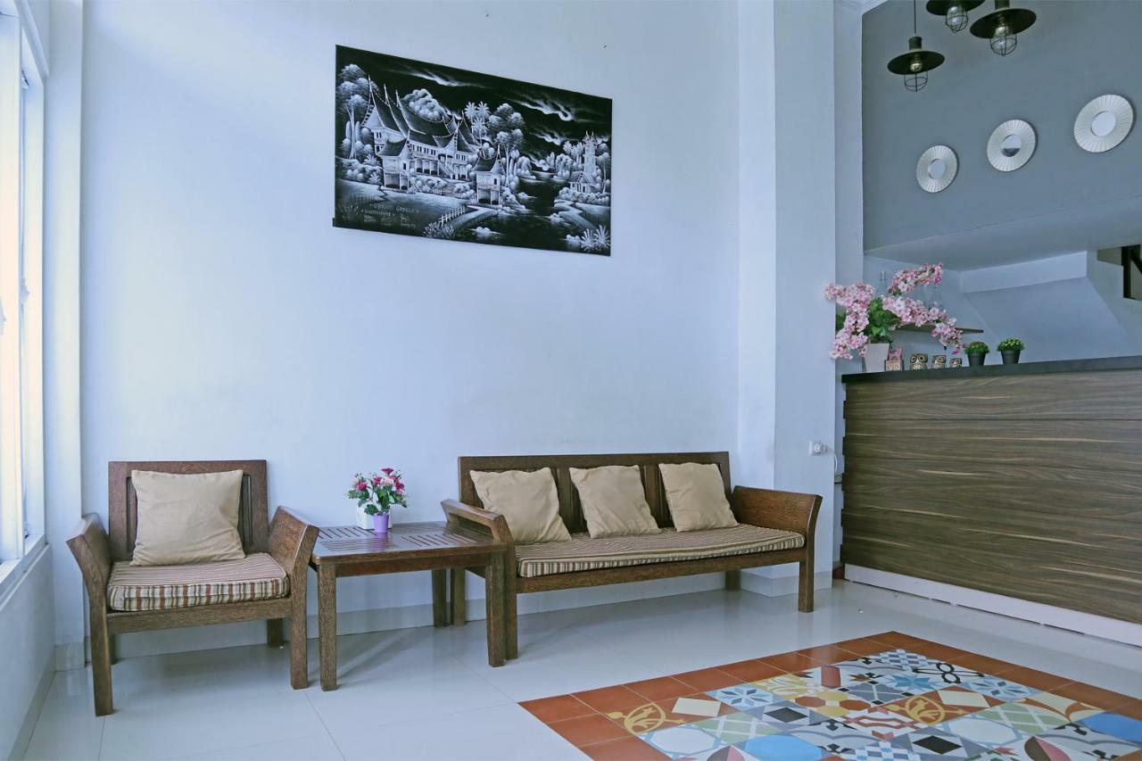 Oyo 1386 Hotel Grand Gabelo 武吉丁宜 外观 照片